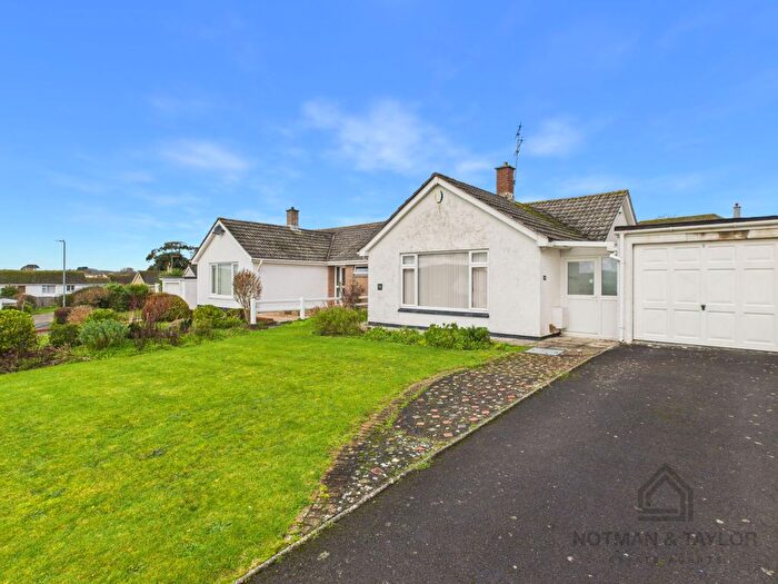 2 Bedroom Bungalow For Sale In Peacock Avenue, Torpoint, PL11