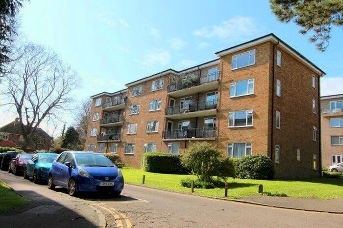 2 Bedroom Flat To Rent In Pinewood, Brighton, BN1