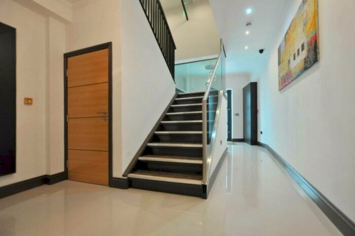 1 Bedroom Flat To Rent In Mare Street, London, E8
