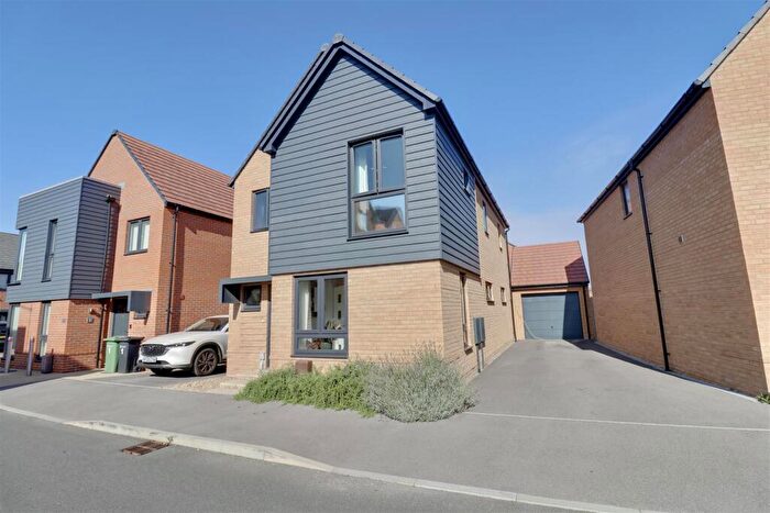 4 Bedroom House For Sale In Parlour Way, Portsmouth, PO6