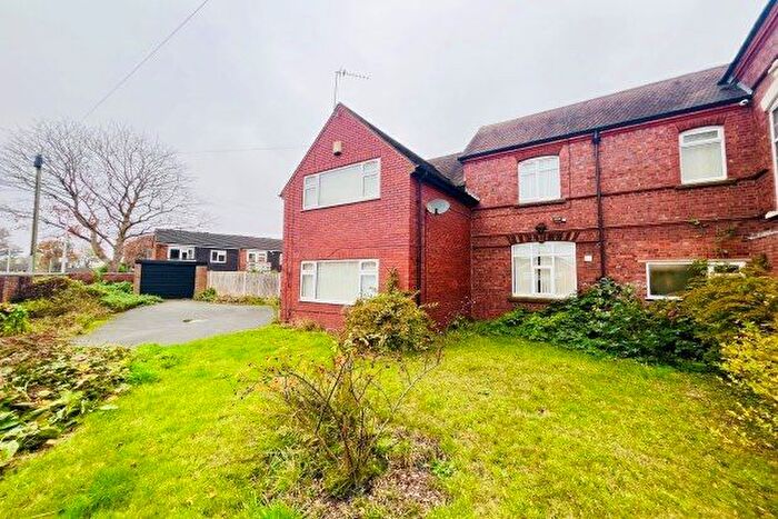 4 Bedroom Detached House To Rent In Oakwood Street, West Bromwich, B70