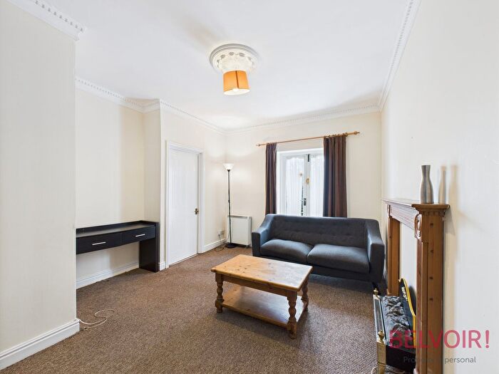 1 Bedroom Flat For Sale In Leen Court, Nottingham, NG7