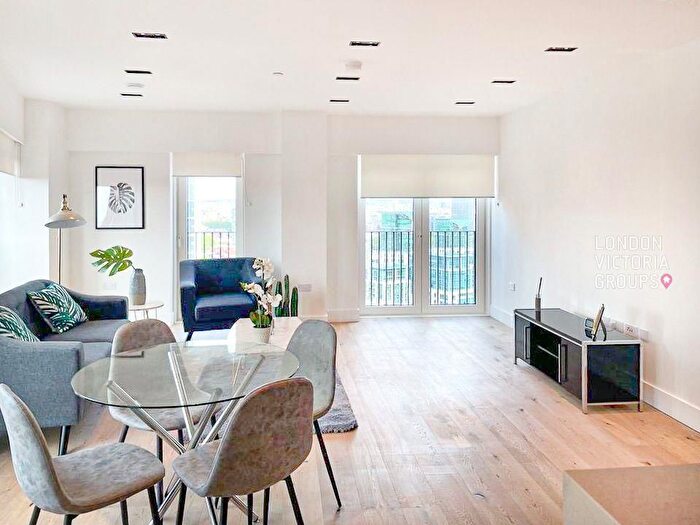 2 Bedroom Flat To Rent In Exchange Gardens, London, SW8