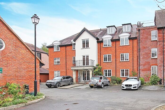 1 Bedroom Flat To Rent In Cathedral Views, Crane Bridge Road, SP2