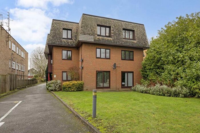 2 Bedroom Flat To Rent In High Road, Whetstone, N20