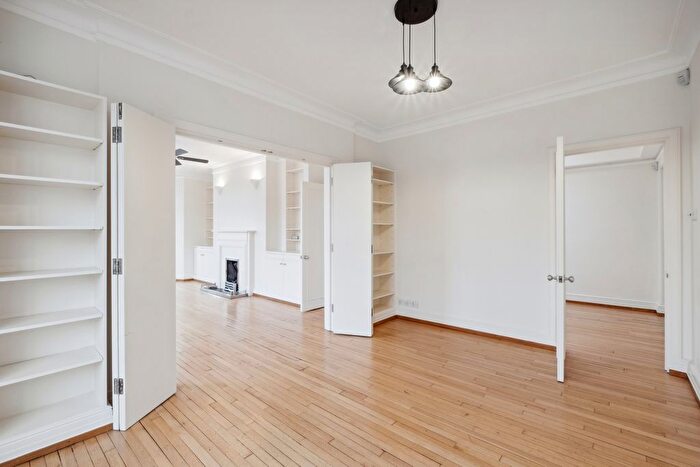 2 Bedroom Flat For Sale In Phillimore Court, Argyll Road, W8