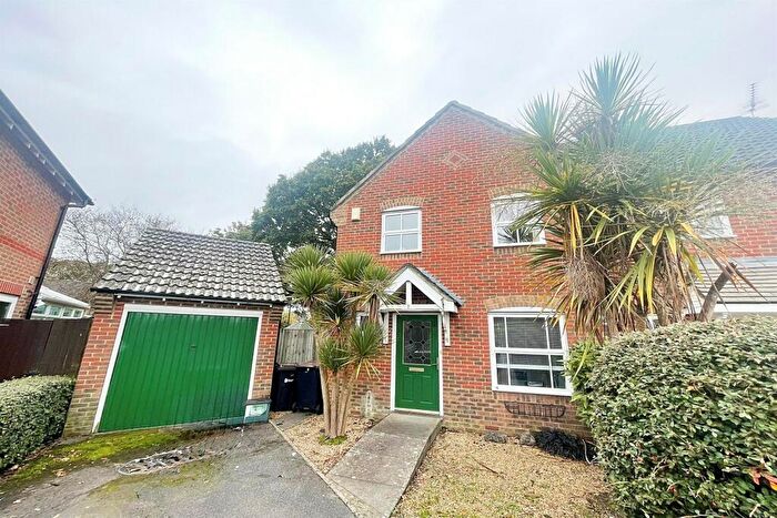 3 Bedroom Semi-Detached House To Rent In Ferndown, BH22