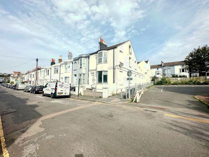 2 Bedroom Flat To Rent In Rose Hill Terrace, BN1