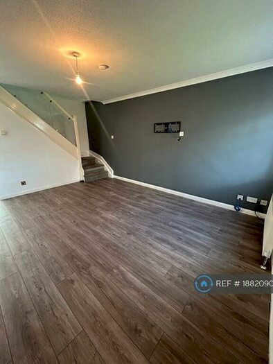 2 Bedroom End Of Terrace House To Rent In Halket Crescent, Carronshore, Falkirk, FK2