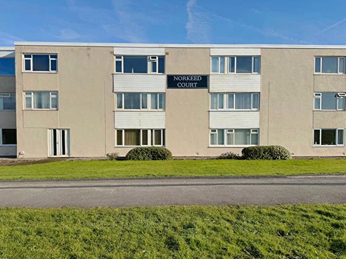 2 Bedroom Flat For Sale In Queens Promenade, Thornton-Cleveleys, FY5