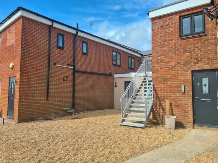 1 Bedroom Apartment To Rent In Bank Passage, Ryde, PO33