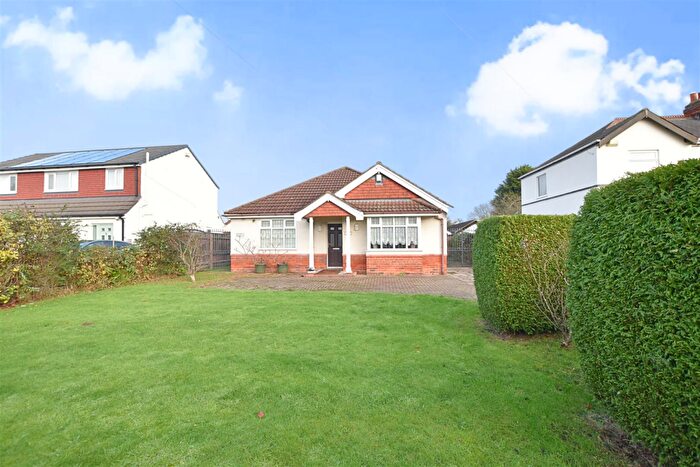 4 Bedroom Detached Bungalow For Sale In Louth Road, Grimsby, DN33