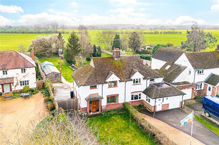 3 Bedroom Semi-Detached House For Sale In Sinodun Row, Appleford, Abingdon, Oxfordshire, OX14