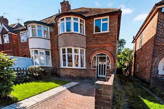 3 Bedroom Semi-Detached House For Sale In Hathaway Road, Coventry, CV4