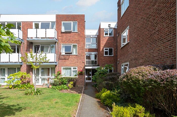 2 Bedroom Flat To Rent In Nutborn House, Clifton Road, Wimbledon, London, SW19