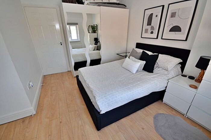 1 Bedroom Flat To Rent In Hale End Road, Woodford Green, Essex., IG8
