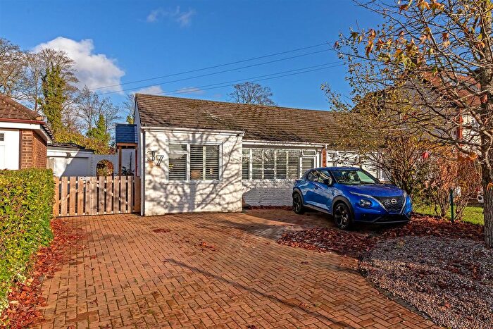 2 Bedroom Semi-detached House For Sale In Colney Heath Lane, St. Albans, AL4