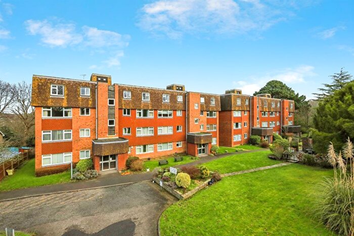 2 Bedroom Flat For Sale In Broad Oak Coppice, Bexhill-On-Sea, TN39