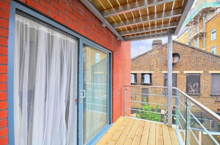 Studio To Rent In Burdett Road, Mile End, London, E3