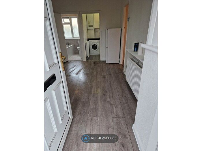 1 Bedroom Flat To Rent In Essex Mansions, London, E11