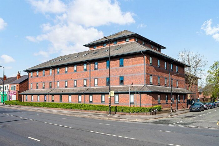 2 Bedroom Flat For Sale In One Park Avenue, Sale, M33