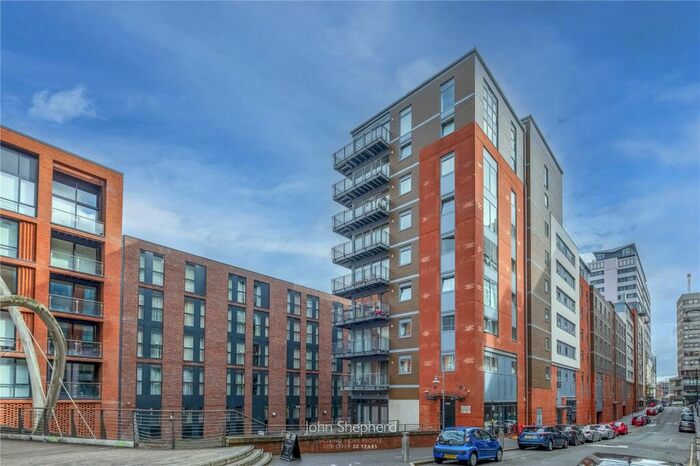 2 Bedroom Flat For Sale In Islington Gates, Fleet Street, Birmingham, West Midlands, B3
