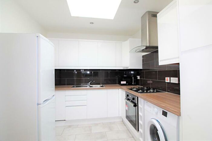2 Bedroom Apartment To Rent In High Road, Tottenham, N17