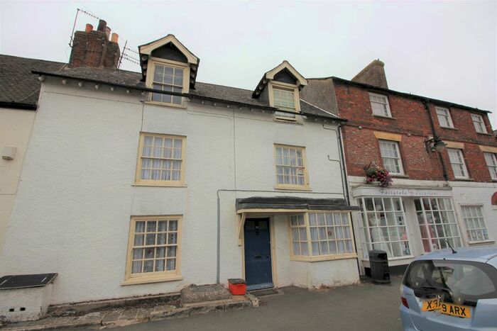 1 Bedroom Flat To Rent In High Street, Swindon, SN6