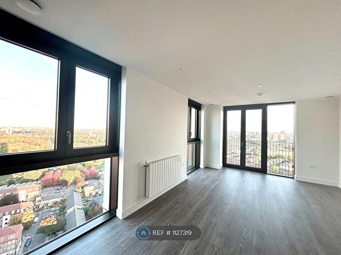 2 Bedroom Flat To Rent In Menara Point, London, E16