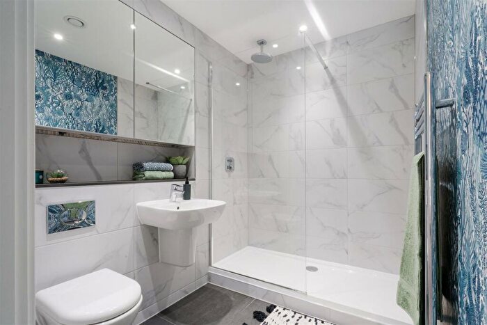 2 Bedroom Apartment For Sale In The Railings, Middlewood Locks, M5