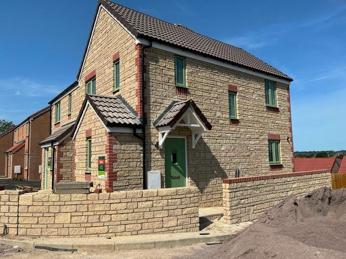 3 Bedroom Semi-Detached House To Rent In Lawrence Drive, Calne, SN11