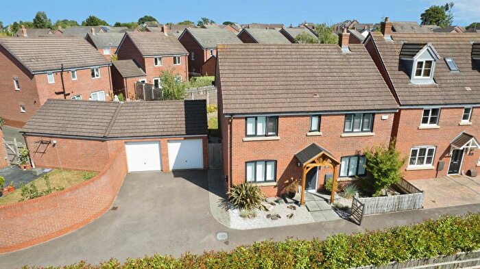 5 Bedroom Detached House For Sale In Biffin Way, Whitnash, Leamington Spa, CV31