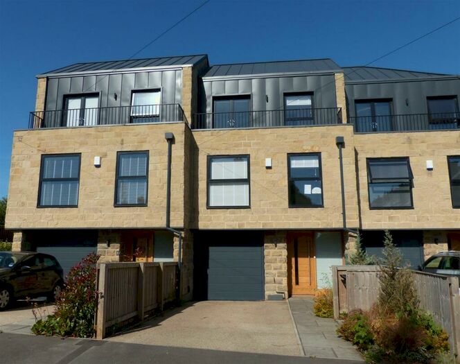 4 Bedroom Town House To Rent In Ashlands Road, Ilkley, LS29