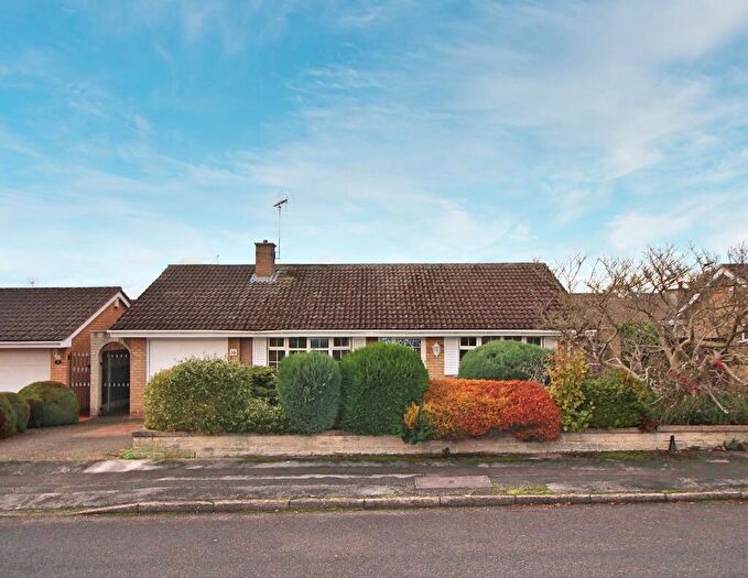 2 Bedroom Detached Bungalow For Sale In Rowan Crescent, Worksop, Nottinghamshire, S80