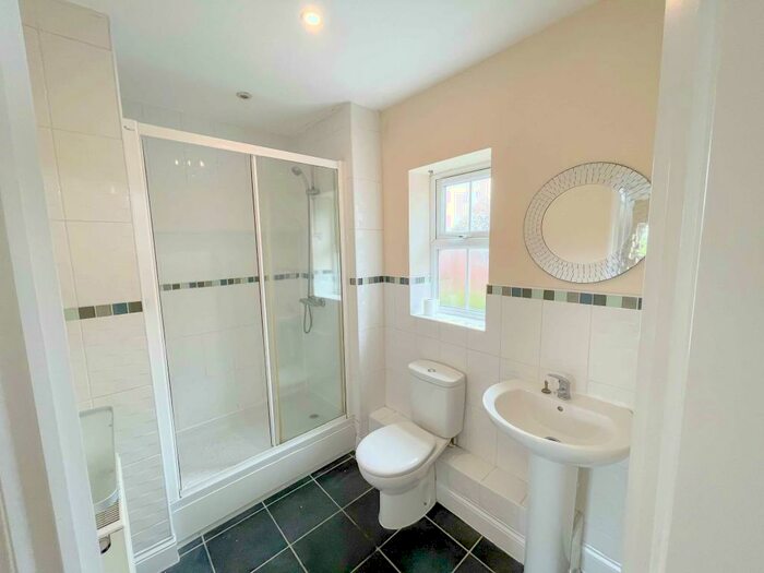 2 Bedroom Apartment To Rent In Creed Way, West Bromwich, B70