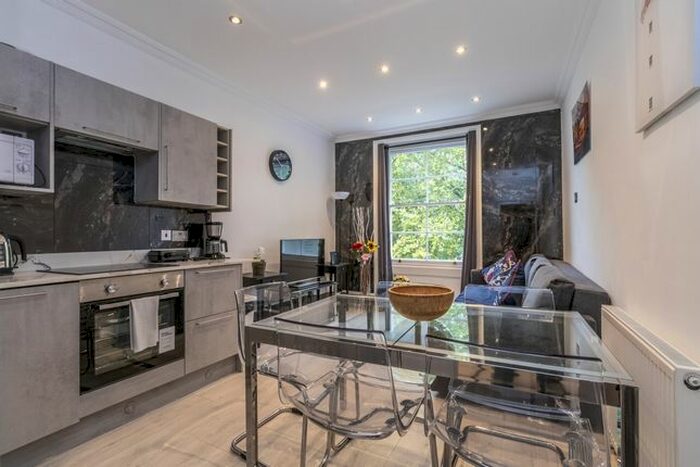 2 Bedroom Flat To Rent In Porchester Square, London, W2