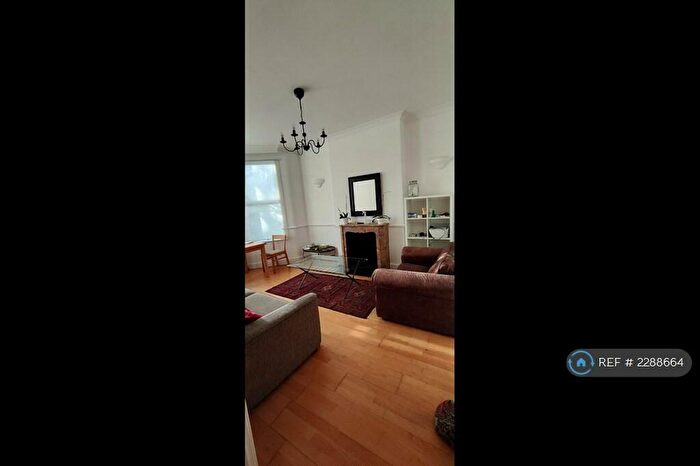 2 Bedroom Flat To Rent In Kensal Green, London, NW10