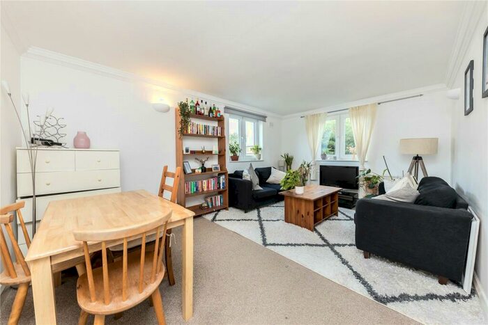2 Bedroom Apartment To Rent In Nightingale Lane, London, SW12