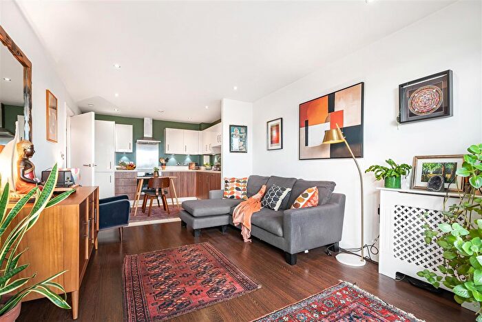 1 Bedroom Flat For Sale In Whitehouse, Leyton Green Road, Leyton, London, E10