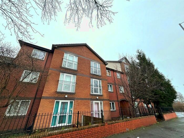2 Bedroom Flat To Rent In Cheetham Hill Road, Manchester, M8