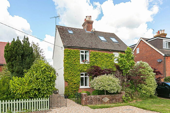 3 Bedroom Semi-Detached House For Sale In Alfold Road, Cranleigh, GU6