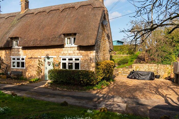 3 Bedroom Semi-Detached House For Sale In Stamford End, Exton, LE15