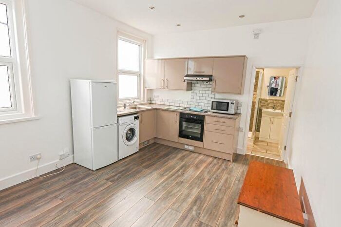 1 Bedroom Flat To Rent In Stamshaw Road, Portsmouth, PO2
