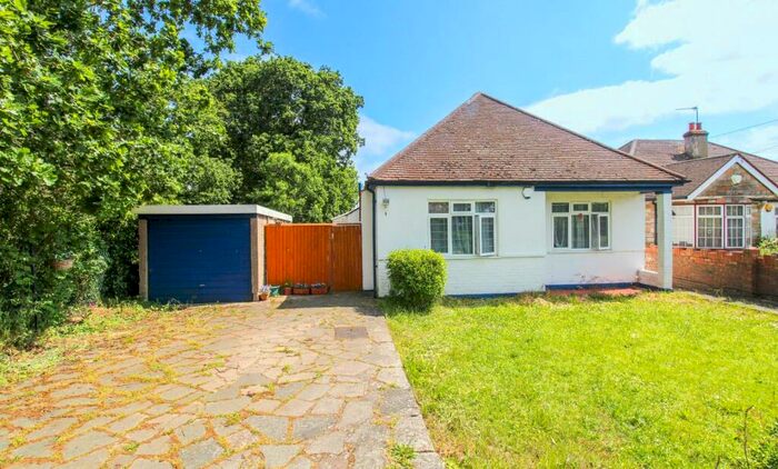 3 Bedroom Bungalow To Rent In Bywood Avenue, Shirley, CR0