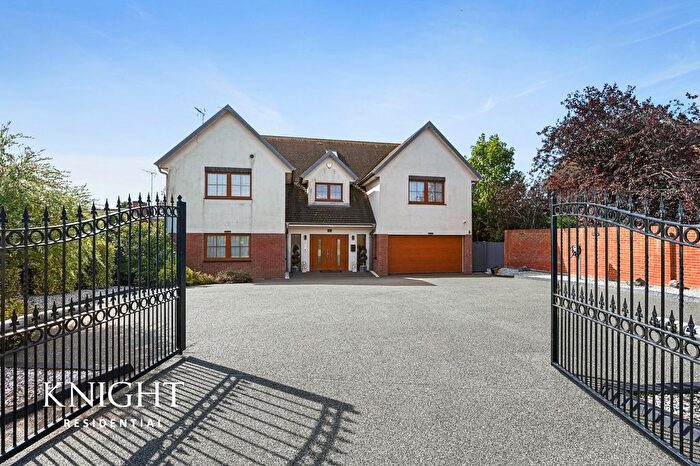 6 Bedroom Detached House For Sale In Acorn Avenue, Braintree, CM7