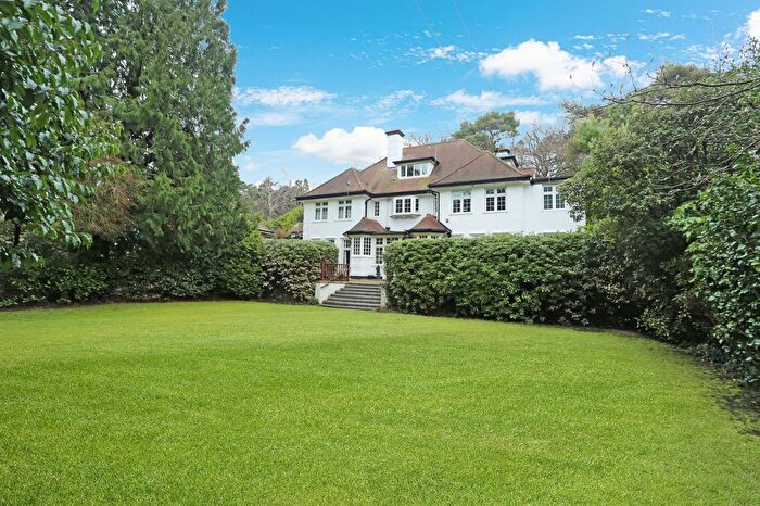 2 Bedroom Flat For Sale In Queens Park Avenue, Bournemouth, BH8