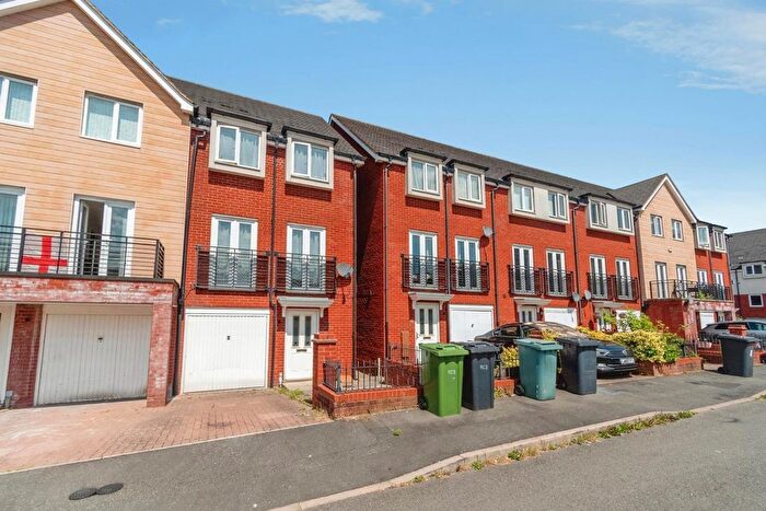 4 Bedroom Town House For Sale In Tumbler Grove, Wolverhampton, West Midlands, WV10