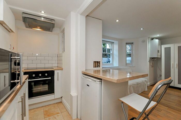 Studio To Rent In Gunton Road, Clapton, E5