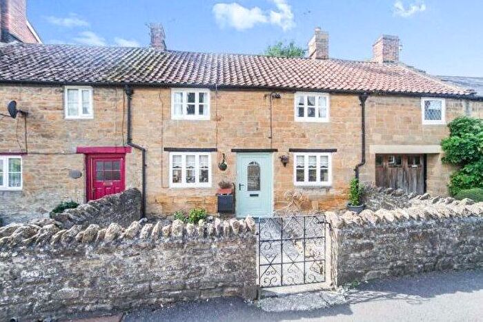 2 Bedroom Property To Rent In North Street, Martock, TA12