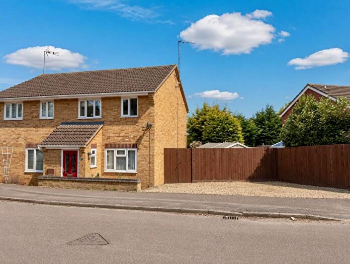 3 Bedroom Semi Detached House For Sale In Fylingdale, Kingsthorpe, Northampton, NN2
